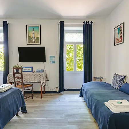 D'hote Saphir 住宿加早餐酒店 Genouille (Charente-Maritime)